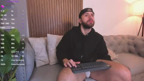 Maximo Wolf online show from April 12, 9:03 am