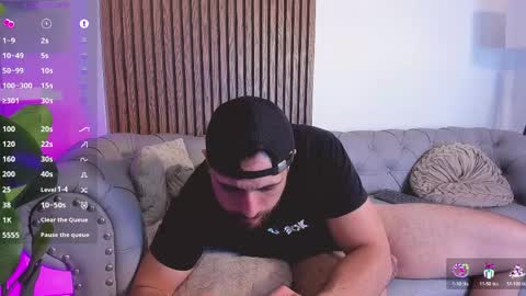 Maximo Wolf online show from April 18, 5:33 am