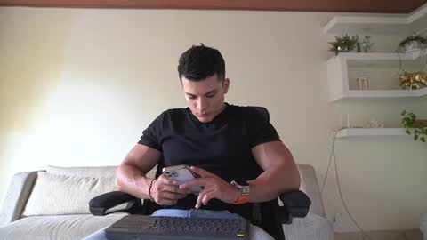 Snapshot of maximohoot chatting on June 25, 6:56 pm Sebastian online show from June 25, 6:56 pm