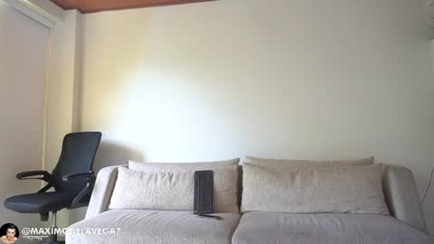 Snapshot of maximohoot chatting on June 27, 6:02 pm Sebastian online show from June 27, 6:02 pm