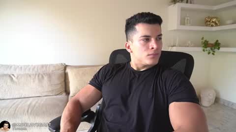 Snapshot of maximohoot chatting on July 8, 4:44 pm Sebastian online show from July 8, 4:44 pm