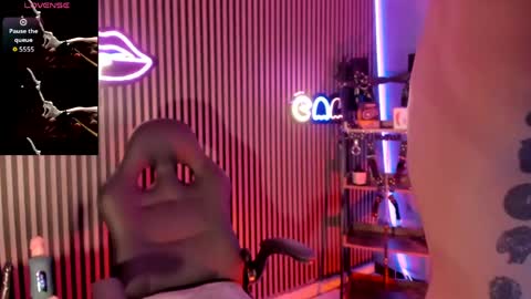 MAXIMO online show from April 21, 1:42 am