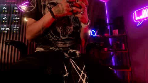 MAXIMO online show from April 22, 3:20 am