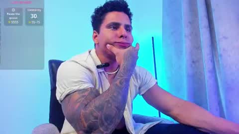 Maximoscott online show from March 7, 6:43 pm