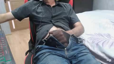 maximus3334 online show from September 19, 11:22 am