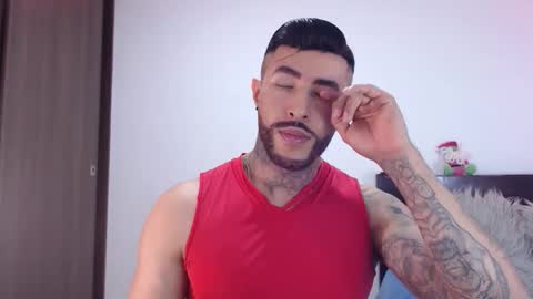 Independent Model online show from November 30, 3:32 am