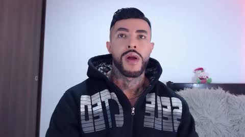 Independent Model online show from December 4, 1:59 am