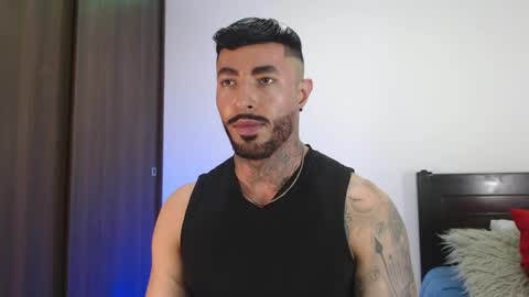 Independent Model online show from April 25, 4:04 am