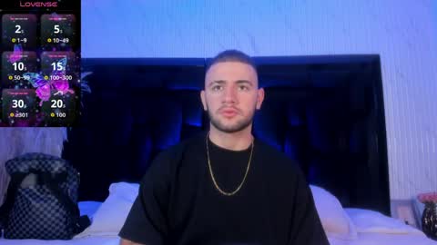 Snapshot of maximusclark1_ chatting on April 26, 12:03 pm Maximus online show from April 26, 12:03 pm