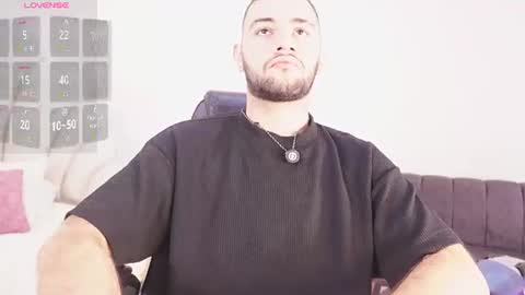 Snapshot of maximusclark1_ chatting on July 22, 12:30 pm Maximus online show from July 22, 12:30 pm