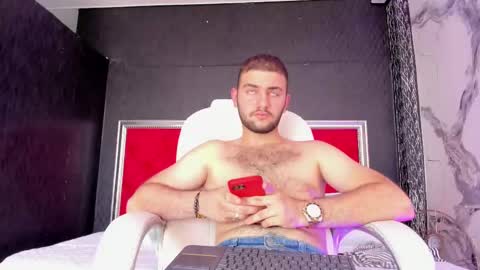 Snapshot of maximusdick1_ chatting on December 9, 6:25 pm Maximus online show from December 9, 6:25 pm