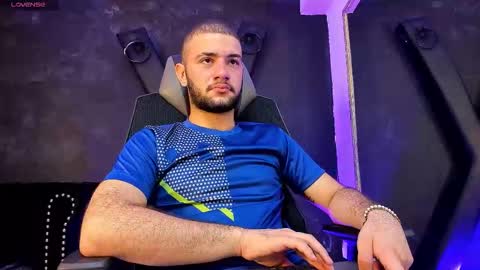 Snapshot of maximusdick1_ chatting on September 24, 4:05 am Maximus online show from September 24, 4:05 am