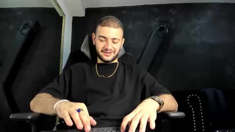 Snapshot of maximusdick1_ chatting on October 6, 3:37 am Maximus online show from October 6, 3:37 am