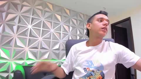 Maximus online show from December 26, 7:05 pm