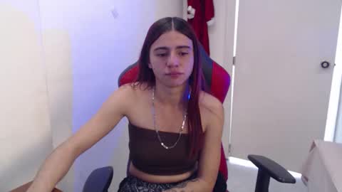 Snapshot of maxinesex_ chatting on May 11, 3:18 pm maxinesex_ online show from May 11, 3:18 pm