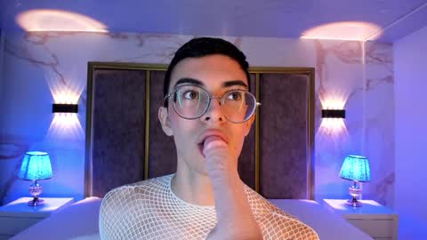 Maxi Rogers online show from December 12, 8:25 am