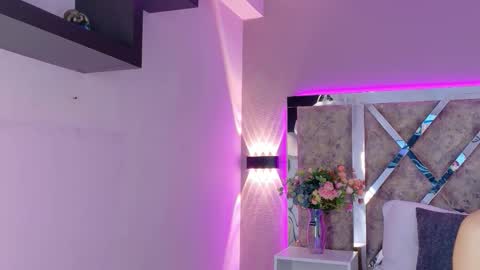 Maxi Rogers online show from December 22, 11:18 am