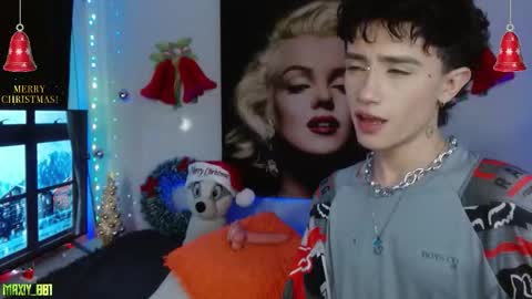 Max online show from December 17, 3:12 am