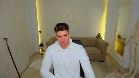 MaxKaiden online show from November 12, 5:41 am