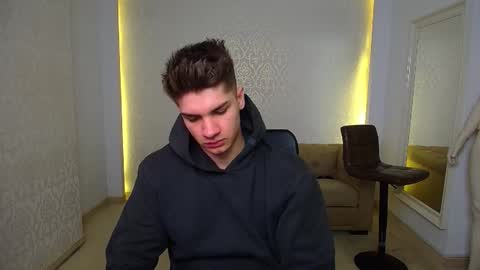 MaxKaiden online show from February 6, 7:02 am