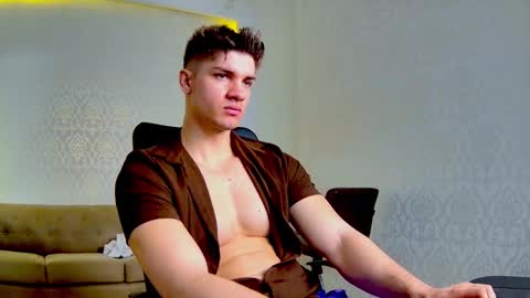 MaxKaiden online show from March 5, 6:20 am