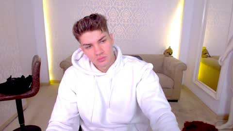 MaxKaiden online show from April 11, 4:39 am