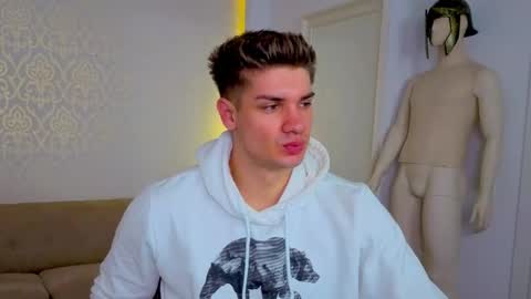 MaxKaiden online show from April 23, 4:14 am