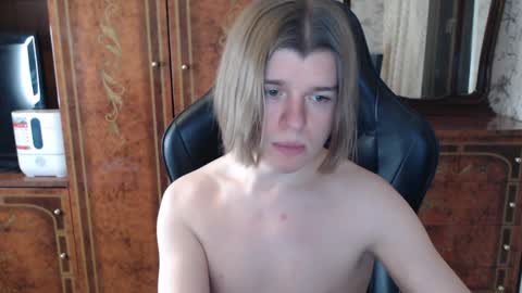 Snapshot of maxplay18 chatting on January 21, 2:59 pm Max online show from January 21, 2:59 pm