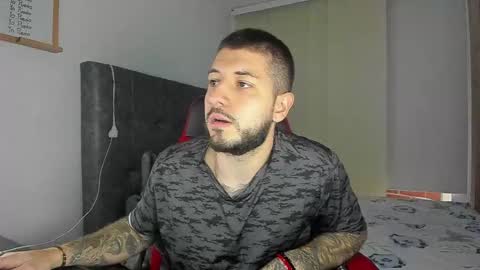 Snapshot of maxvibe_ chatting on October 29, 10:44 pm maxvibe_ online show from October 29, 10:44 pm