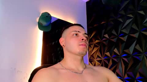 MAX online show from October 25, 10:26 pm