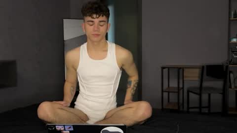 Max online show from May 2, 2:11 pm