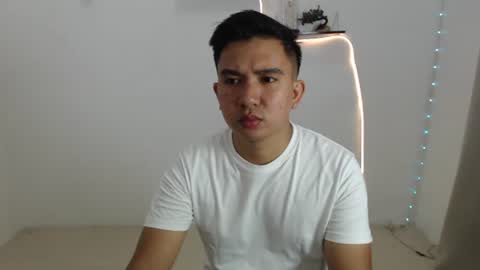 Snapshot of maxxurbate_ chatting on March 8, 6:39 am Bryan online show from March 8, 6:39 am