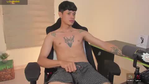 Snapshot of maxxx_0 chatting on July 23, 8:45 am max online show from July 23, 8:45 am