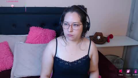 Snapshot of may_bloom chatting on September 25, 11:41 pm May online show from September 25, 11:41 pm