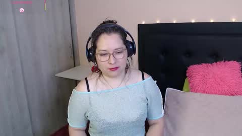 Snapshot of may_bloom chatting on September 26, 7:51 pm May online show from September 26, 7:51 pm