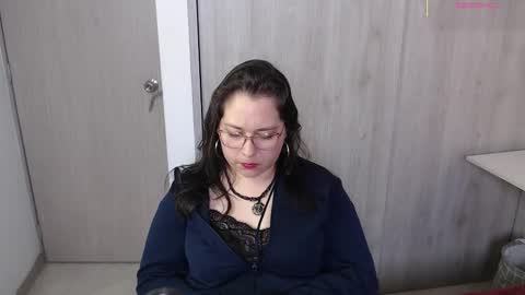 Snapshot of may_bloom chatting on September 29, 10:25 pm May online show from September 29, 10:25 pm