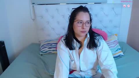 Snapshot of may_bloom chatting on November 25, 4:12 am May online show from November 25, 4:12 am