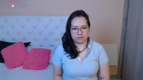 Snapshot of may_bloom chatting on January 13, 7:08 pm May online show from January 13, 7:08 pm