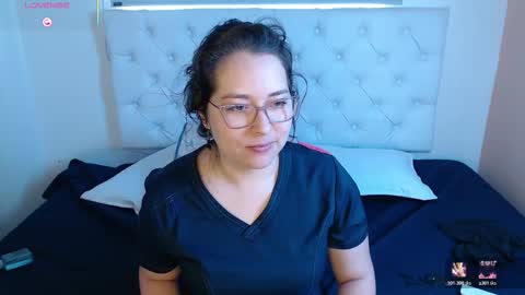 Snapshot of may_bloom chatting on February 8, 8:23 pm May online show from February 8, 8:23 pm