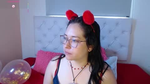 Snapshot of may_bloom chatting on February 15, 5:20 pm May online show from February 15, 5:20 pm