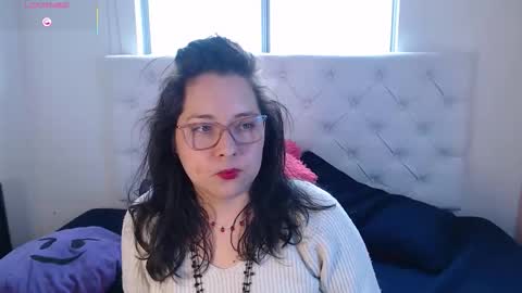 Snapshot of may_bloom chatting on March 4, 8:04 pm May online show from March 4, 8:04 pm