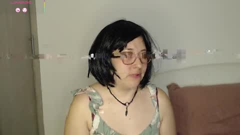 Snapshot of may_bloom chatting on April 8, 12:54 am May online show from April 8, 12:54 am