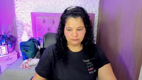 Snapshot of may_fk chatting on September 19, 4:47 am may_fk online show from September 19, 4:47 am