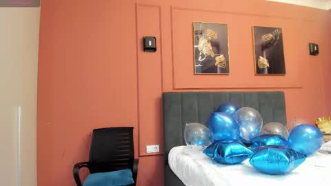 Mia online show from March 11, 5:05 am