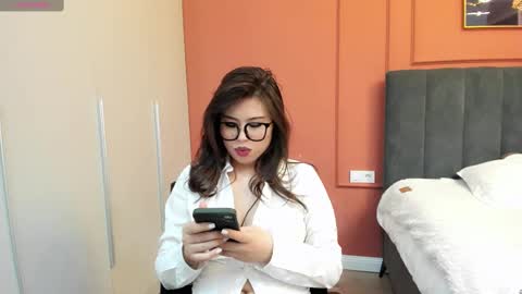 Mia online show from March 12, 3:46 am