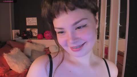 Snapshot of maya___muse chatting on February 6, 2:09 pm Maya online show from February 6, 2:09 pm