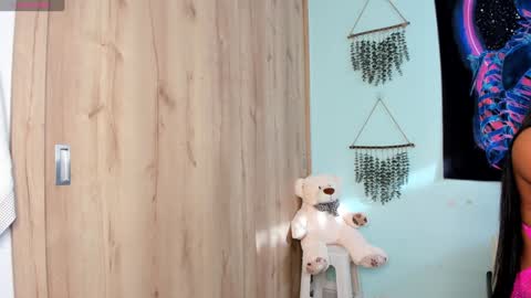 Snapshot of maya__fox chatting on January 25, 9:14 pm OF mayitta19 online show from January 25, 9:14 pm