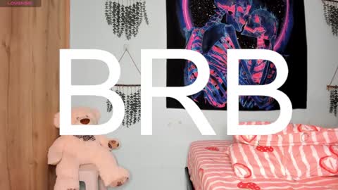 Snapshot of maya__fox chatting on February 9, 3:43 am OF mayitta19 online show from February 9, 3:43 am