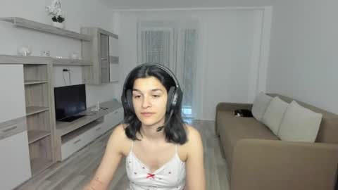 Maya online show from April 29, 5:30 pm