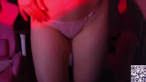 Snapshot of maya_blonde18 chatting on January 27, 6:30 am Maya online show from January 27, 6:30 am